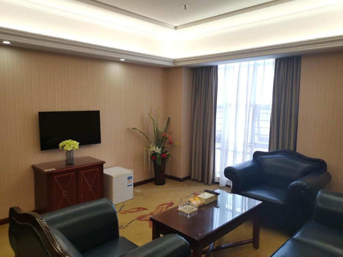 Vienna Hotel Chaozhou Plaza Exterior foto